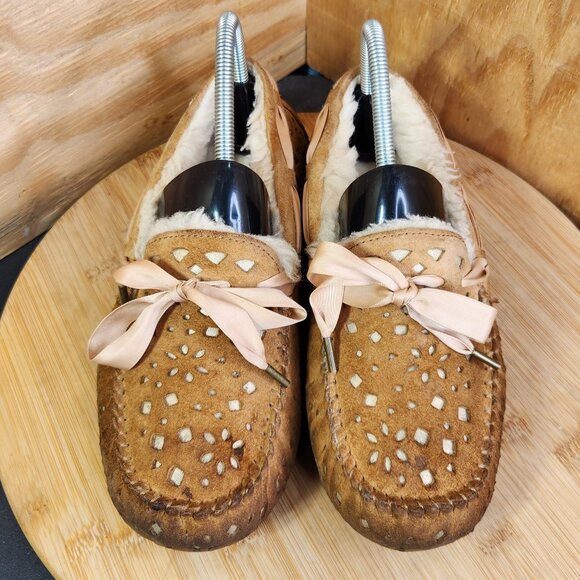 Ugg Womens Dakota Sunshine Flora Perforated Chestnut Moccasin Suede Slippers - Picture 3 of 9